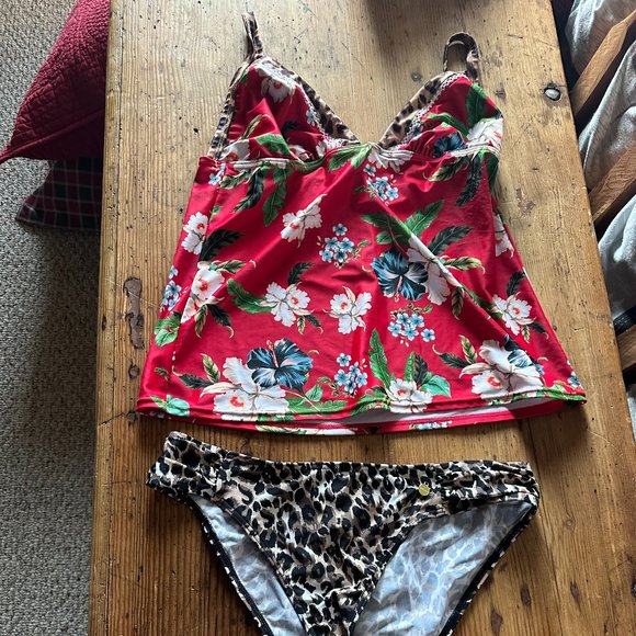 Venus Tankini Swimsuit - Picture 1 of 3